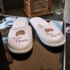 Chausson en tissu éponge blanc avec semelle en plastique - Sandales-Tongs-Pantoufles